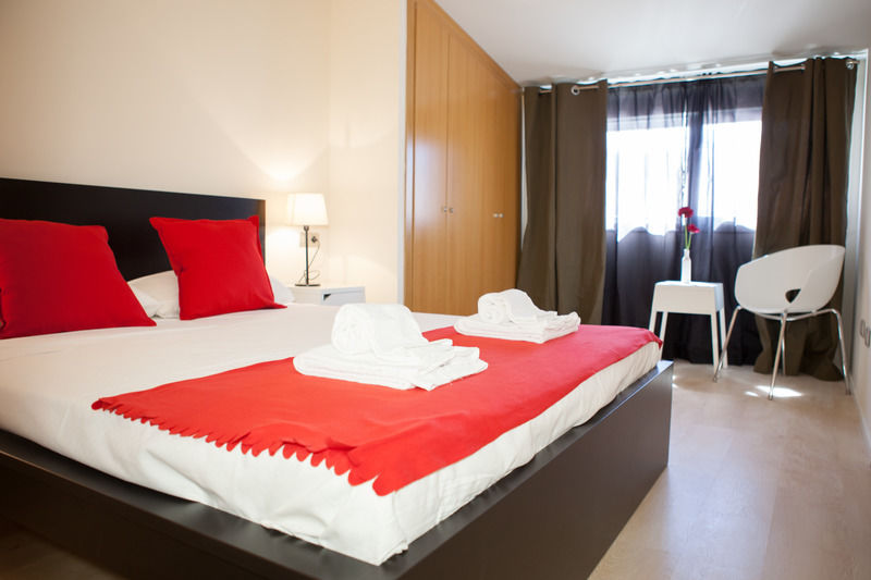 Hulot B&B Valencia Buitenkant foto