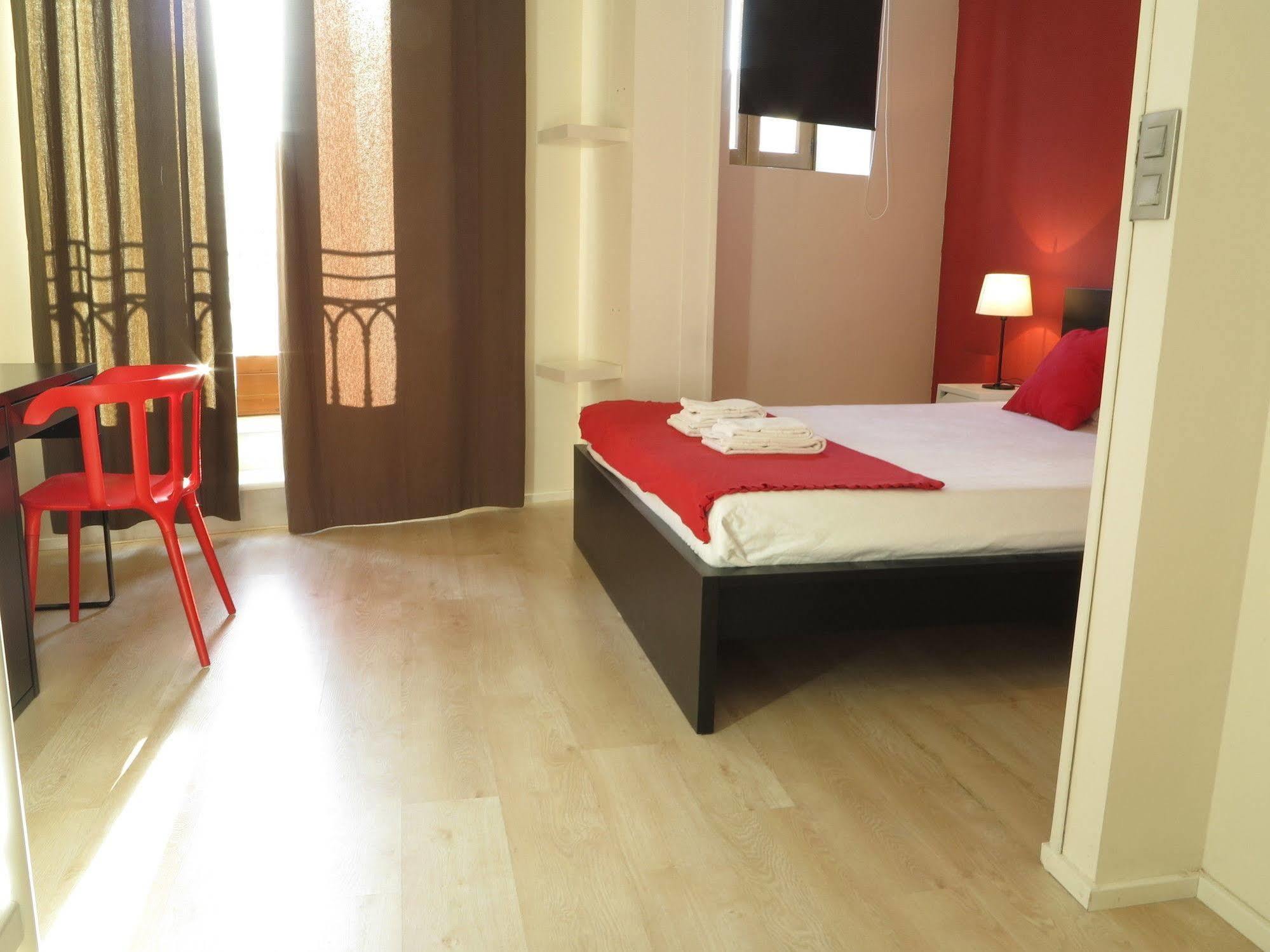 Hulot B&B Valencia Buitenkant foto